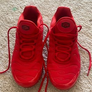 Nike Tn Air Max Red, size 5 in youth and 7 in women.